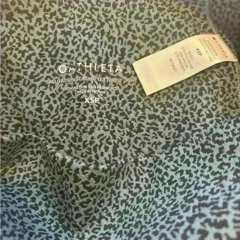 Athleta Salutation Stash Pocket II Textured Tights. Blue cheetah print. XS - Picture 4 of 10
